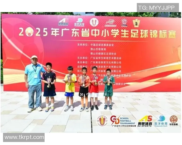 广州足球队荣登足球技术排行榜第五名展现强劲实力与潜力 广州足球队荣登足球技术排行榜第五名展现强劲实力与潜力