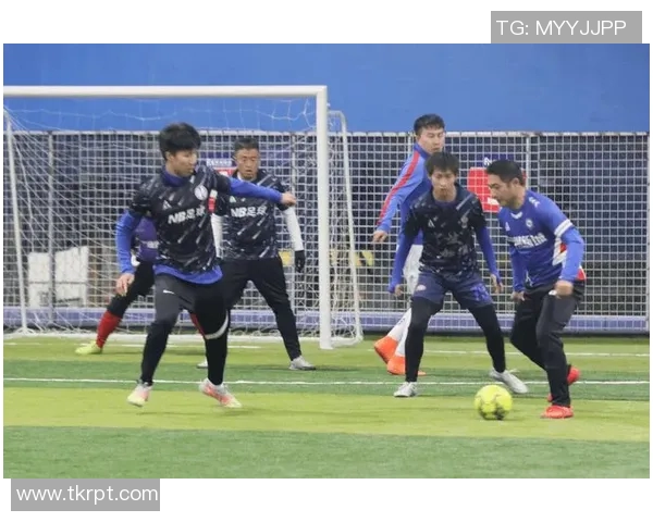 穿着NB的足球明星们如何在赛场上展现风采与实力